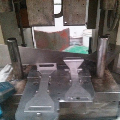 Saulės laikiklio štampas